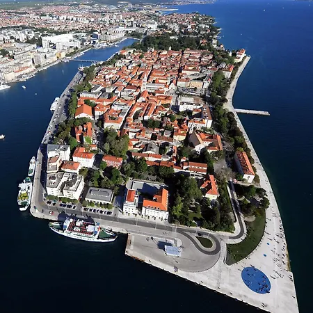 ホステル ブティック フォーラム ザダル