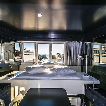 ホステル ブティック フォーラム *