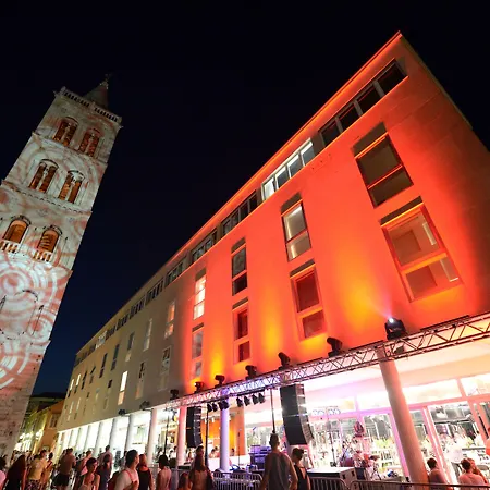 ブティック フォーラム