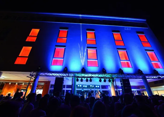 Boutique Forum זאדאר