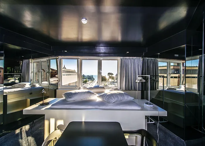 אכסניה Boutique Forum *