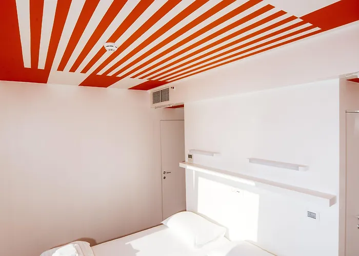 אכסניה Boutique Forum