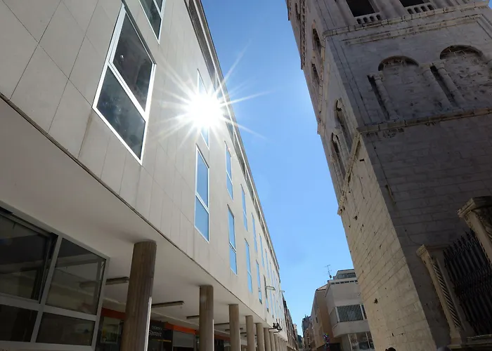 Boutique Forum אכסניה